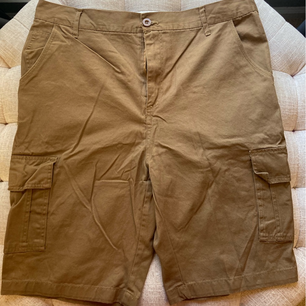 Blue Rock, Men’s shorts size 38, Khaki color